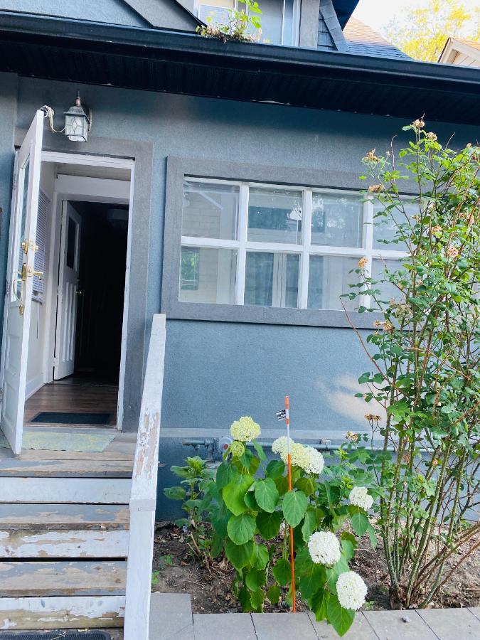 Lovely II Space Share A Room East York Canada Toronto Eksteriør billede