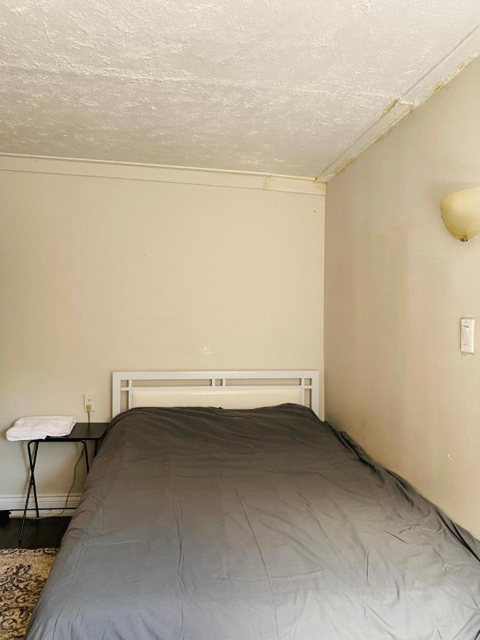 Lovely II Space Share A Room East York Canada Toronto Eksteriør billede