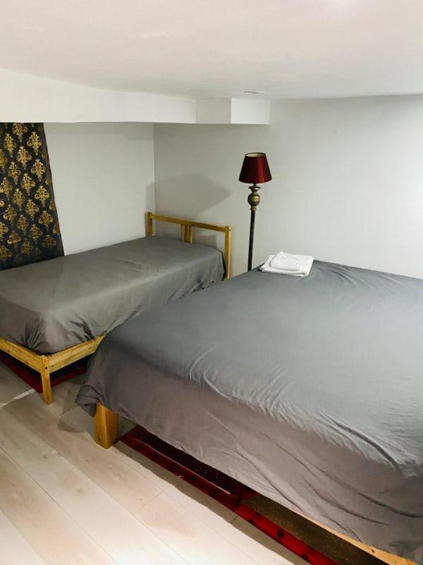 Lovely II Space Share A Room East York Canada Toronto Eksteriør billede